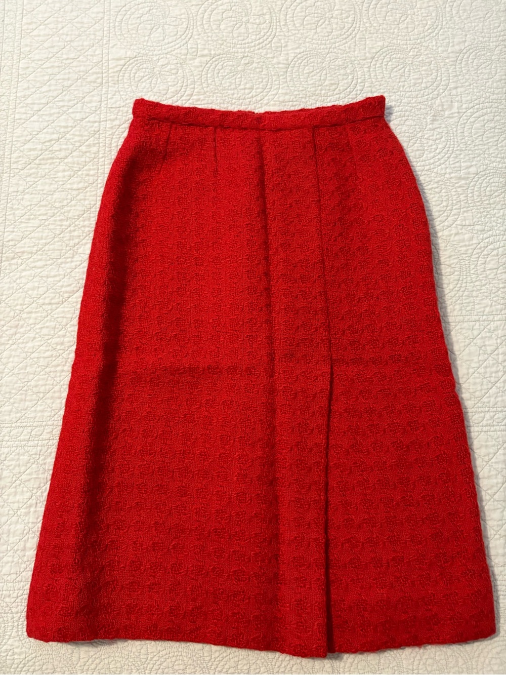 Vintage luxury tweed boucle skirt. Size 4-6.